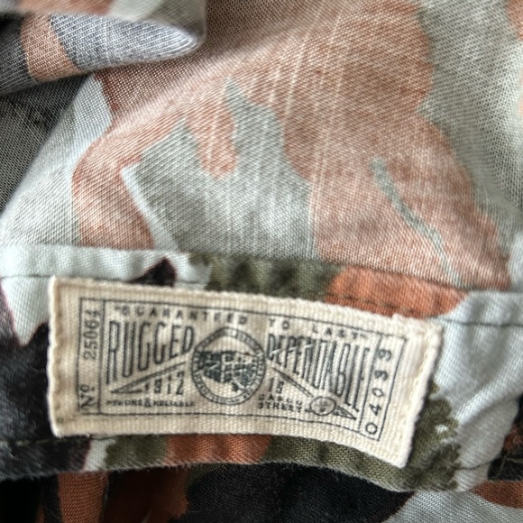 LL Bean Signature Women’s Camo ButtonDown XS - Picture 6 of 6